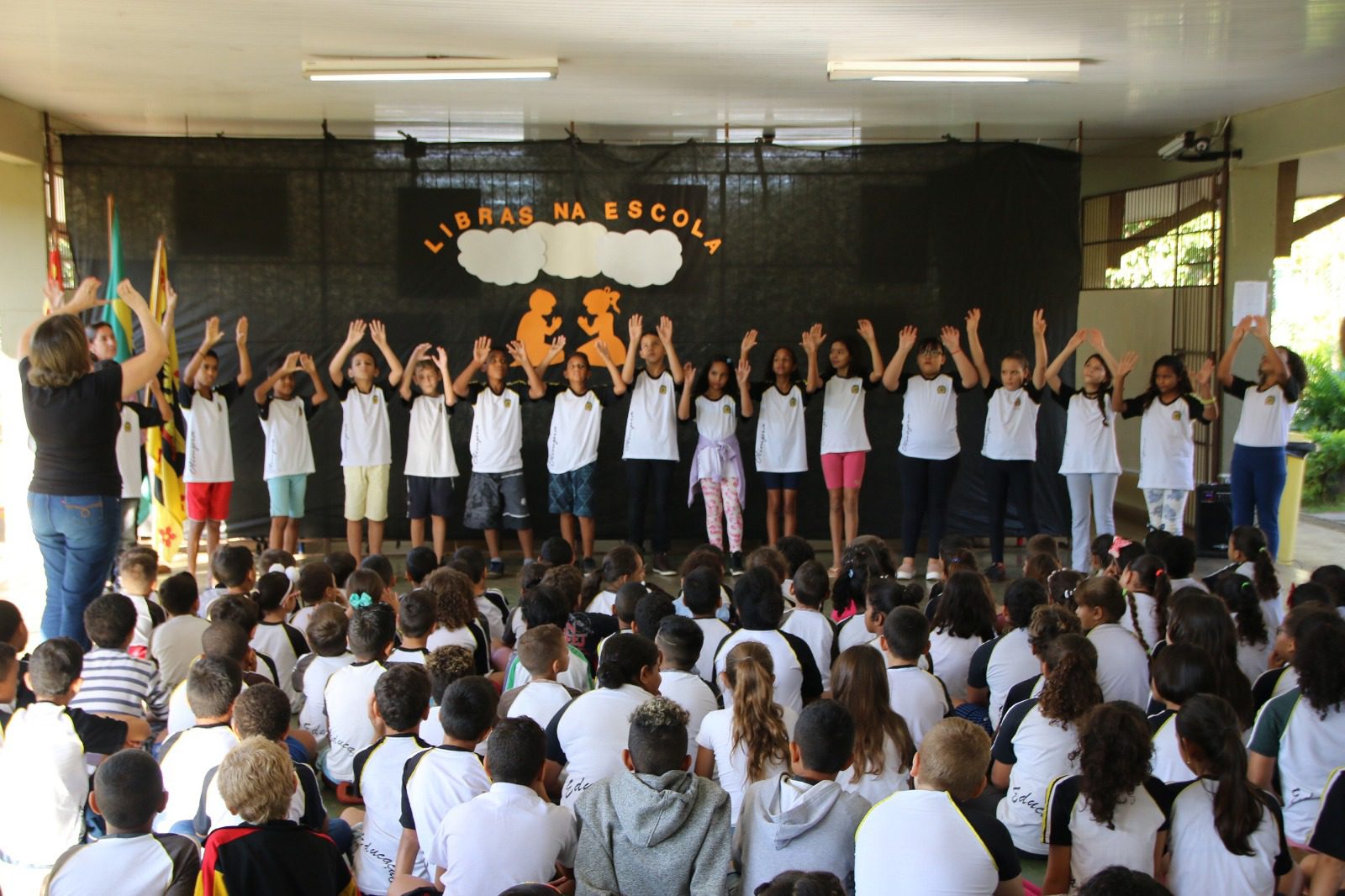 Escolas comemoram o Dia Nacional de Libras