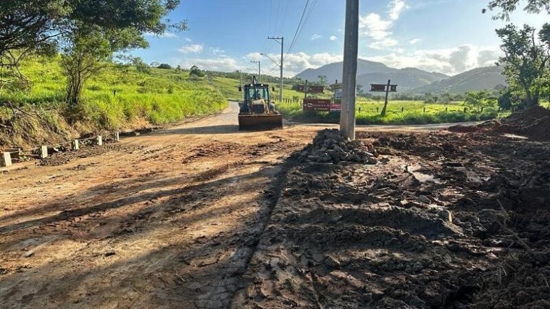 Rua das Acácias, localizada no bairro Cascata, recebe melhorias na rede de drenagem