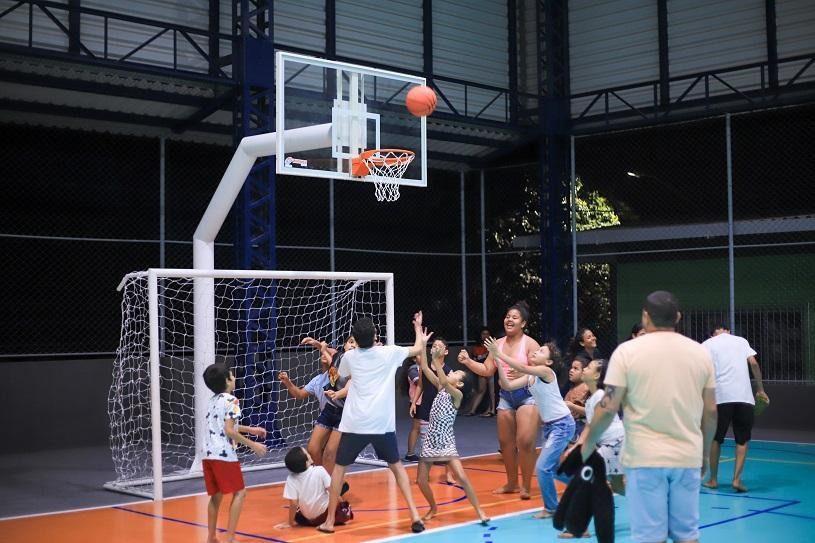 Escola Lacy Zuleica em Carapina Grande recebe quadra esportiva coberta
