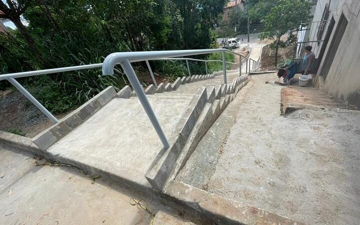 Secretaria de Obras completa a construção de escadarias em 11 bairros da Serra