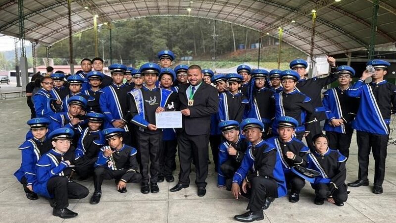 Escola Municipal Emef Irmã Dulce e Banda Marcial Manoel Carlos de Miranda se preparam para o desfile da Independência do Brasil