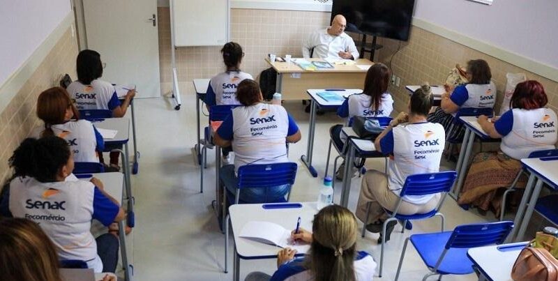 Prefeitura da Serra investe na formação de mulheres como cuidadoras de idosos