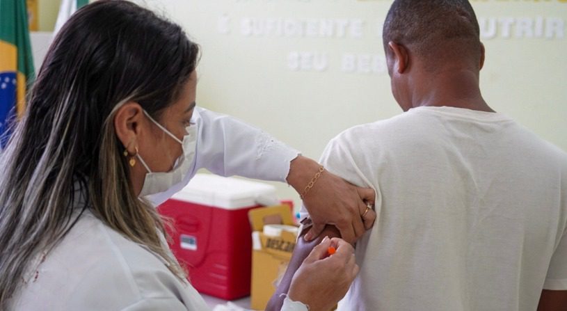 Serra Realiza Vacinação Contra Influenza e COVID-19 sem Agendamento no Feriadão