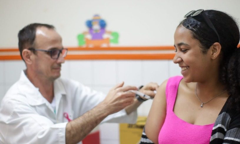 Vacinação Sem Agendamento: Final de Semana com Postos em Shopping e na Zona Rural da Serra