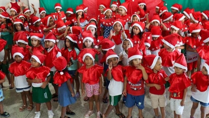 Distribuição de Presentes pelo “Papai Noel dos Correios” em CMEI e EMEF na Serra