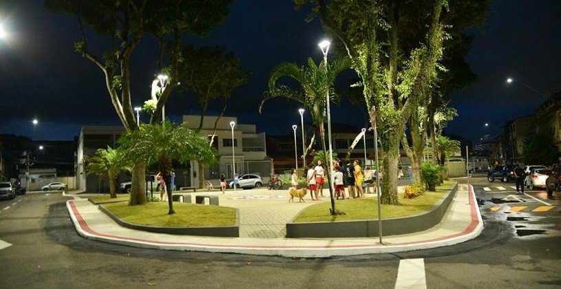 Transformação Urbana: Revitalização Renova Praças e Calçadão em André Carloni