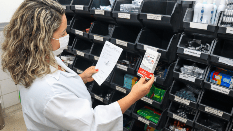 Serra entrega 1 milhão de medicamentos e amplia em 19 itens o estoque das farmácias