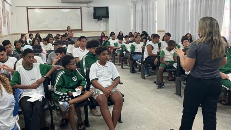 Conexão Positiva: Projeto leva palestras contra bullying para escolas da serra