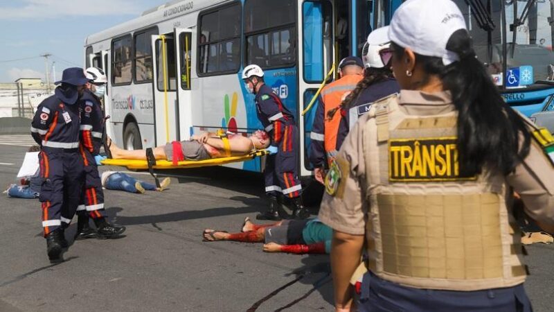 Dot, forças de segurança e hospitais participam de simulado de resgate de acidente