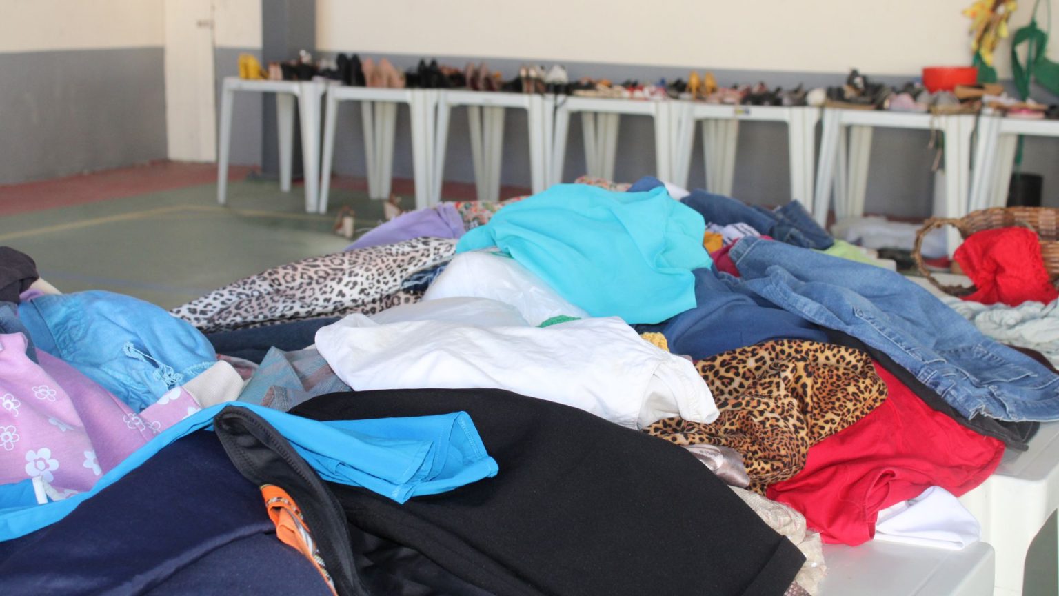 Bazar da Apae na Serra Oferece Roupas a Partir de R$ 5